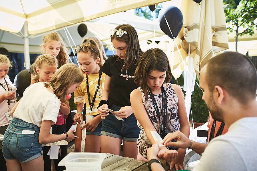 Gyerekek nyári táboroztatása és változatos programjai a Mátrában - a vállalat dolgozóinak gyerekei vettek részt az 1 hetes táborban. Eseményfotózás - Fotók: Bankó József
